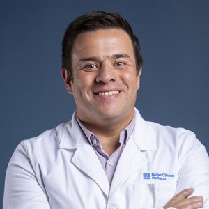 Dr. César Andrés Reyes Allende